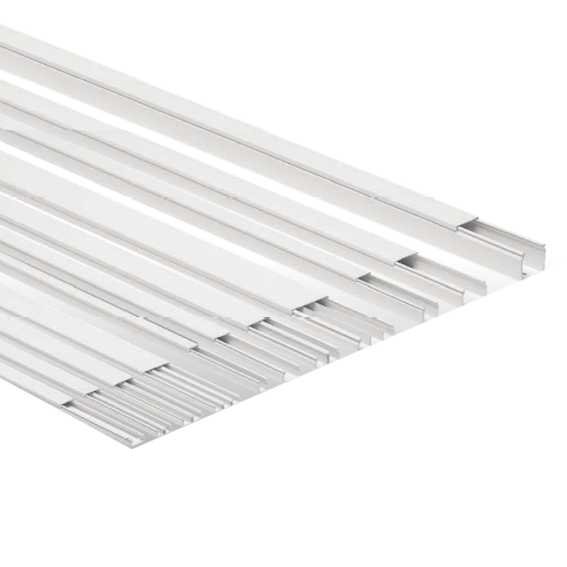 MINICAN ARREDO 32X13 2MTMinicanali con coperchio frontale Prodotti in tecnopolimero a base di PVC rigido autoestinguente Preforatura del fondo per fissaggio di viti e tasselli Fondo studiato per fissaggio rapido con adesivi siliconici Accessori con aggancio a scatto sul canale Resistenza agli urti meccanici IK07 Grado di protezione IP40 se assemblato con gli opportuni accessori Coperchio ad aggancio frontale fornito montato Lunghezza: 2 metri