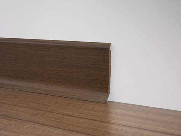 BATTISCOPA PVC NOCE H.6,5 CM200