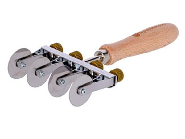 TAGLIAPASTA 4 LAME LISCE REGOLAB. INOX