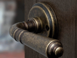 SERRAMENTI E MARTELLINE VECCHIE FINESTRE