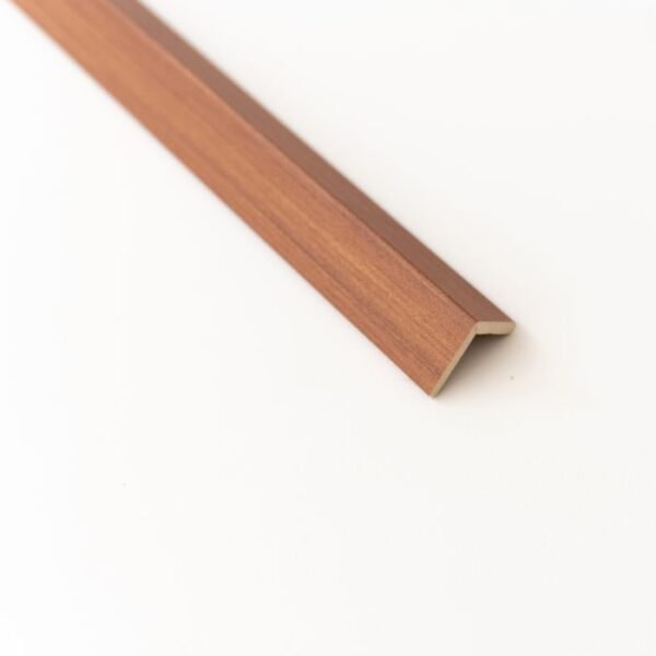 PARASPIGOLO MDF CILIEGIO 28X28X2700 MM