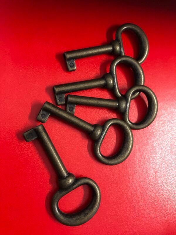 CHIAVE X MOBILI BRONZATA CORTA