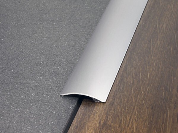 PASSATOIA ADESIVA STONDATA ALLUMINIO ARGEN. SAT. 30x90 CM